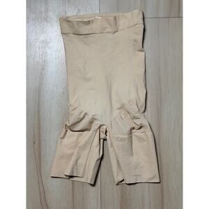 NWOT Skims High Waisted Sculpting Mid thigh Sz M